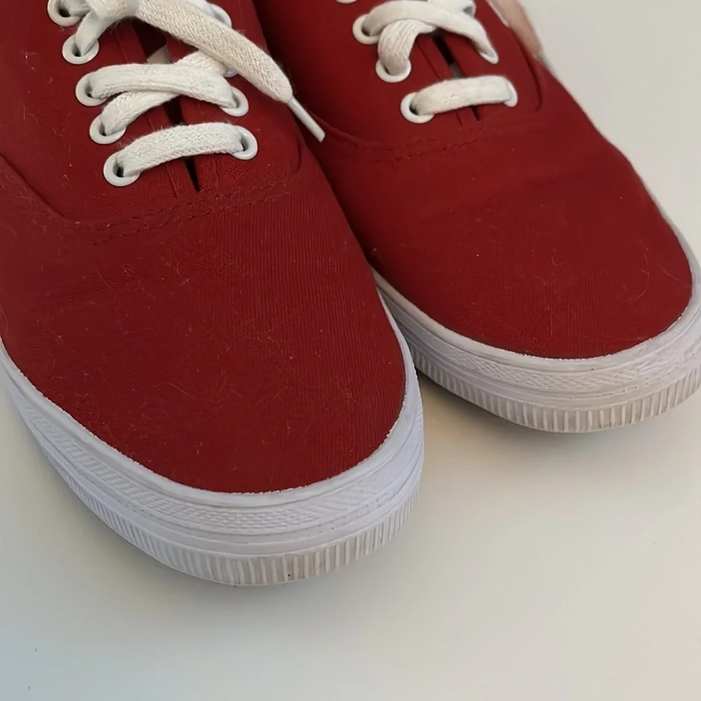 American Eagle Red Canvas Sneaker Lace Up Low Cut Shoe Womens‎ SZ 10